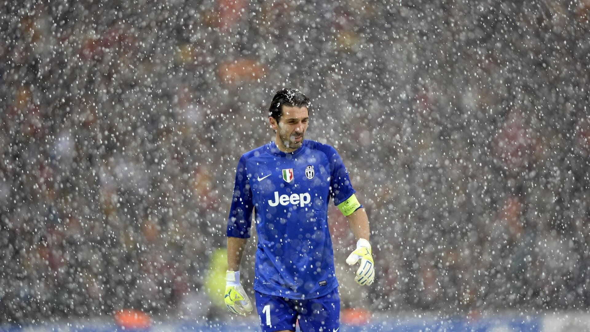 全明星赛半决赛对决在即！武汉三镇演练定位球，丹佛掘金密集防守应对